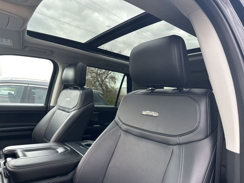 Used 2025 Ford Expedition Max Platinum AWD/4WD image 13