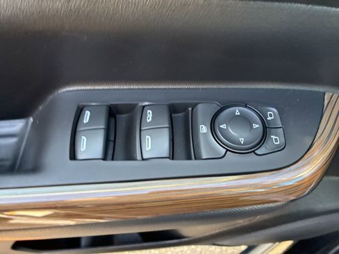 Used 2023 GMC Acadia SLE w/ Driver Convenience Package image 24