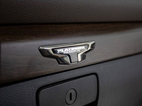 Used 2016 Nissan Titan Platinum Reserve image 21