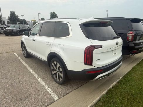 Used 2020 Kia Telluride S AWD/4WD image 3