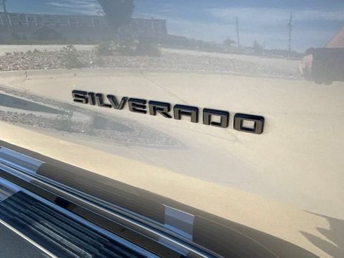 Used 2021 Chevrolet Silverado 1500 LT AWD/4WD image 42