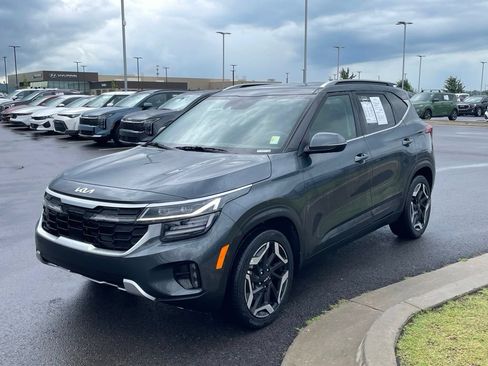 Certified 2024 Kia Seltos SX w/ SX Sunroof Package AWD/4WD image 3