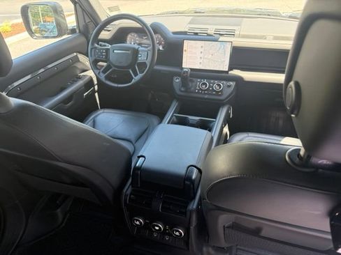 Used 2025 Land Rover Defender 110 X-Dynamic SE AWD/4WD image 45