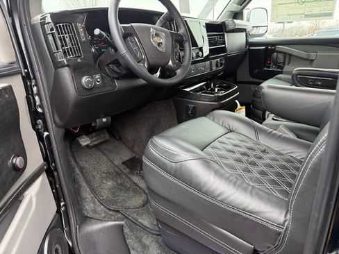New 2026 Chevrolet Express 2500 Work Van w/ Driver Convenience Package image 9
