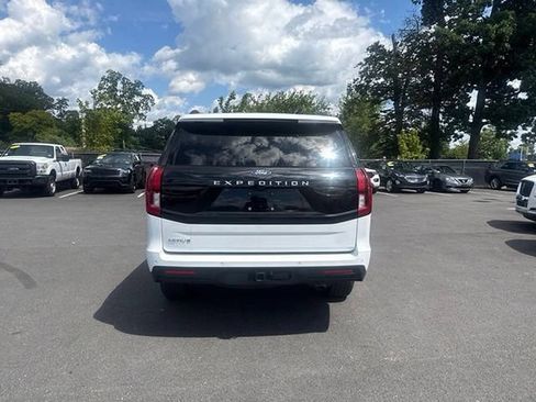 Used 2025 Ford Expedition Active AWD/4WD image 8