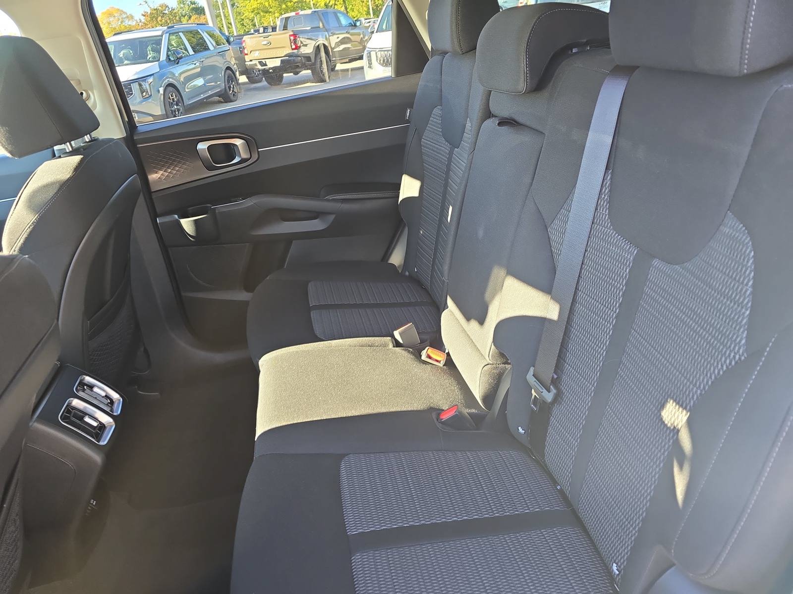 Used 2026 Kia Sorento LX FWD image 13