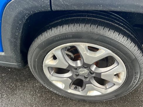 Used 2018 Jeep Compass Limited w/ Navigation Group image 17