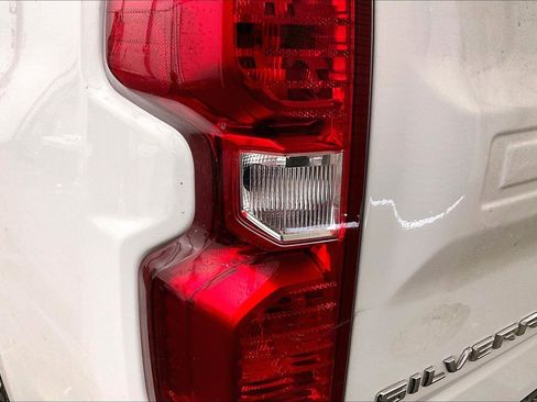Used 2024 Chevrolet Silverado 1500 LT image 28