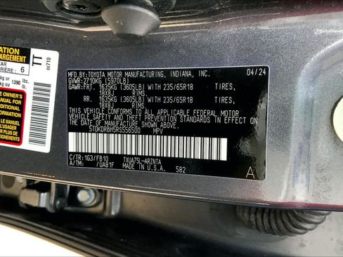 Used 2024 Toyota Highlander LE image 34