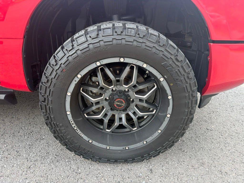 Used 2021 Nissan Titan SV w/ SV Convenience Package AWD/4WD image 14
