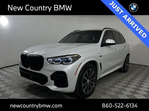 Used 2022 BMW X5 xDrive45e w/ M Sport Package image 3
