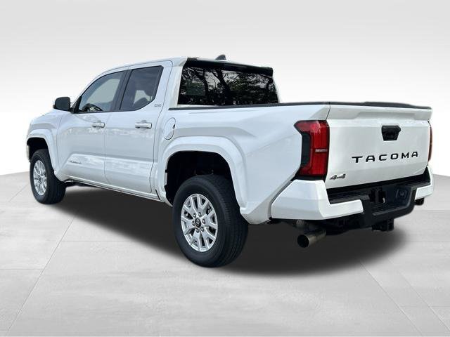 Used 2026 Toyota Tacoma SR5 AWD/4WD image 3