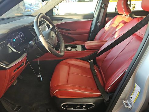 Used 2024 Jeep Wagoneer Launch Edition AWD/4WD image 11