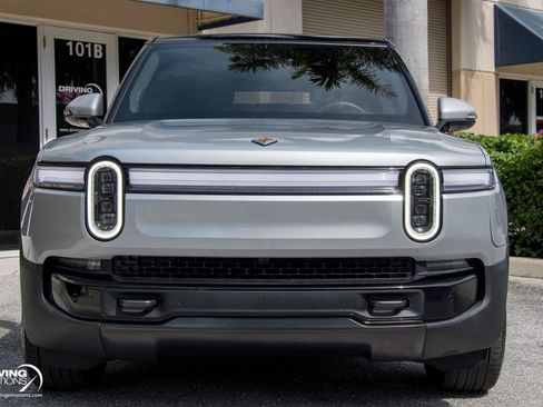 Used 2025 Rivian R1S Premium AWD/4WD image 37