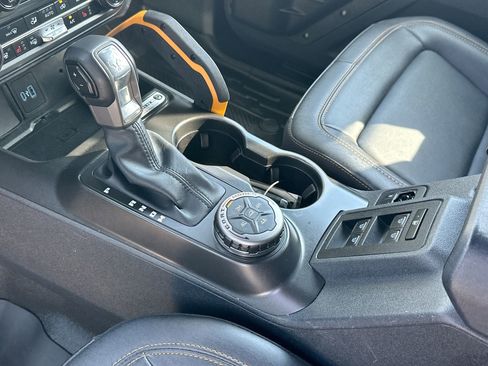 Used 2023 Ford Bronco Badlands image 20