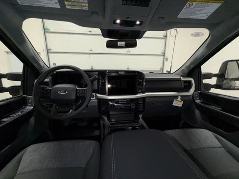 New 2026 Ford F350 XLT w/ XLT Premium Package AWD/4WD image 9