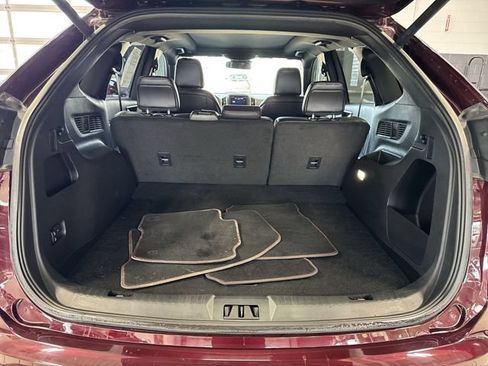 Used 2024 Ford Edge ST-Line w/ Class II Trailer Tow Package AWD/4WD image 40
