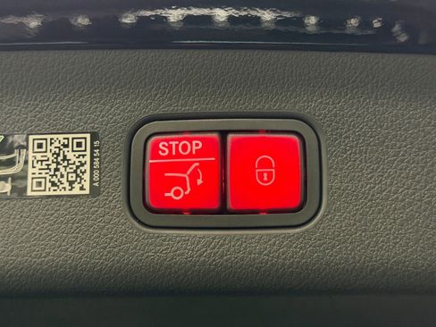 Used 2026 Mercedes-Benz GLC 300 image 16