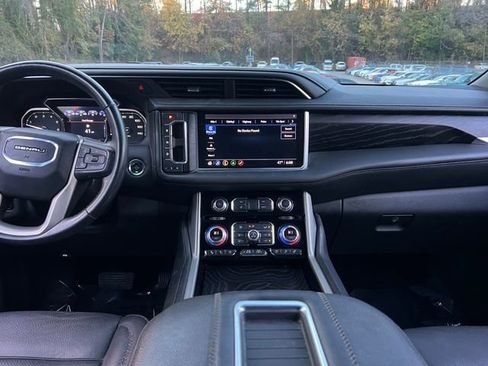 Used 2021 GMC Yukon Denali w/ Denali Premium Package AWD/4WD image 17