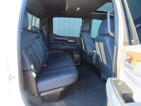 Used 2024 Chevrolet Silverado 1500 High Country AWD/4WD image 31