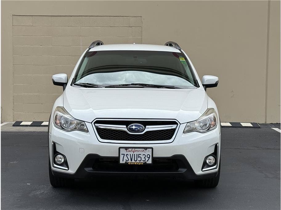 Used 2016 Subaru Crosstrek 2.0i Limited w/ Popular Package #2 AWD/4WD image 3