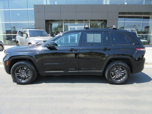 Used 2024 Jeep Grand Cherokee Trailhawk AWD/4WD image 7