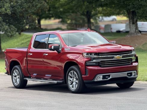 Used 2019 Chevrolet Silverado 1500 High Country w/ Z71 Off-Road Package AWD/4WD image 3