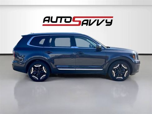 Used 2025 Kia Telluride EX image 8