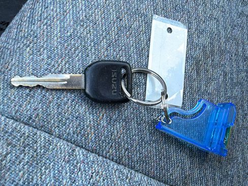 Used 1998 Isuzu Rodeo S image 28