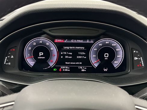Used 2023 Audi Q7 3.0T Premium Plus w/ Premium Plus Package AWD/4WD image 19