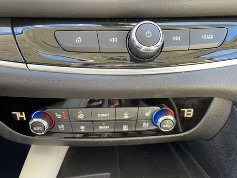 Used 2022 Buick Enclave Premium w/ Experience Buick Package image 24