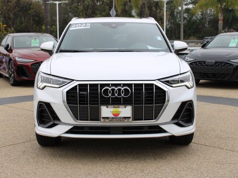 Certified 2025 Audi Q3 2.0T Premium w/ Convenience Package AWD/4WD image 9
