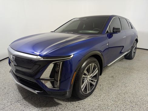Used 2024 Cadillac Lyriq Luxury RWD image 3