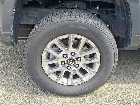 Certified 2024 Toyota Tacoma Limited image 5
