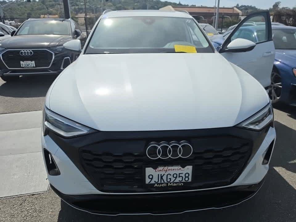 Used 2024 Audi Q8 e-tron Premium Plus AWD/4WD image 2