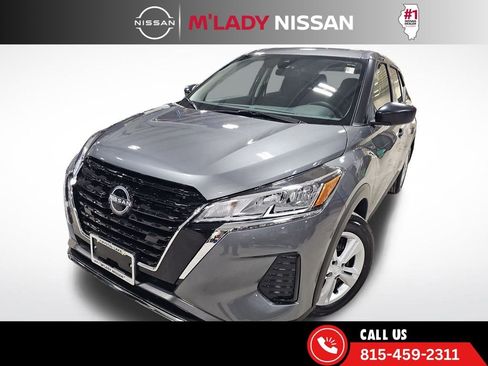 Used 2025 Nissan Kicks Play S image 2