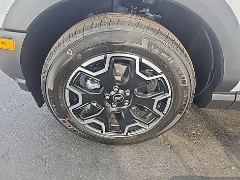 New 2026 Ford Bronco Sport Outer Banks image 8