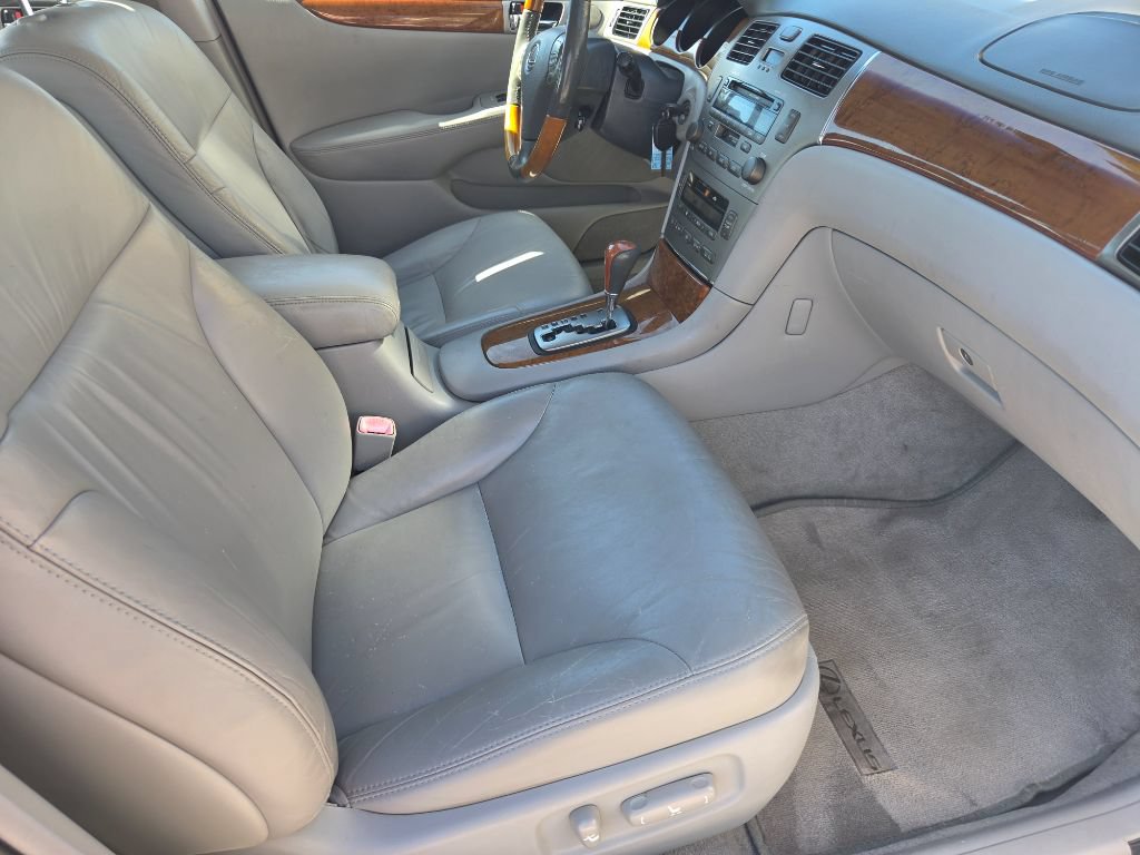 Used 2005 Lexus ES 330 FWD image 38