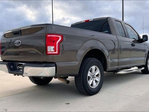 Used 2015 Ford F150 XLT image 4