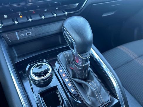 Used 2024 GMC Canyon AT4 image 31