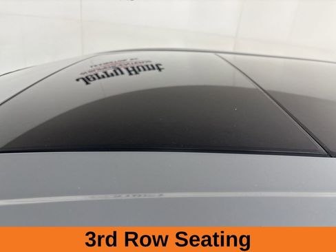 Used 2024 Chrysler Pacifica Limited image 8