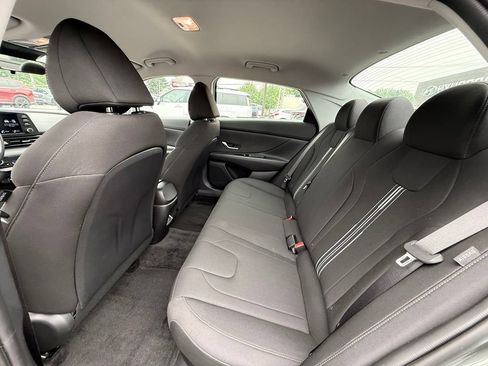 Used 2026 Hyundai Elantra Hybrid FWD image 19
