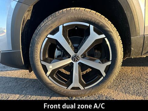 New 2026 Volkswagen Taos SEL AWD/4WD image 10