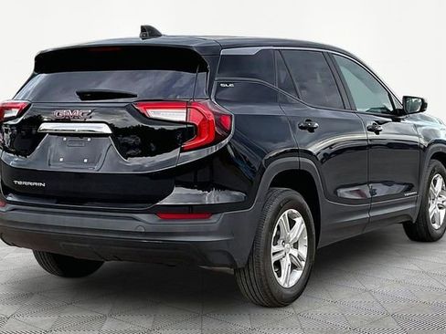 Used 2024 GMC Terrain SLE FWD image 5