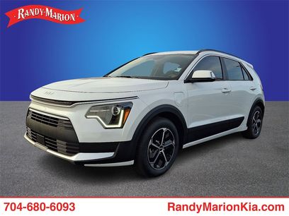 New 2025 Kia Niro EX