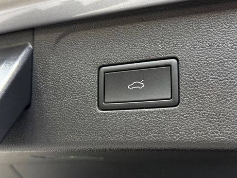 Used 2024 Volkswagen Atlas SEL image 12