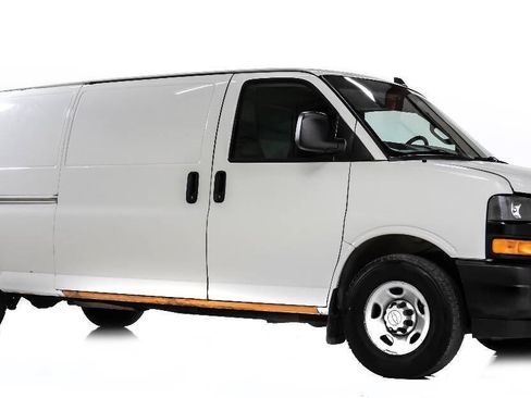 Used 2018 Chevrolet Express 3500 Extended w/ Driver Convenience Package RWD image 1