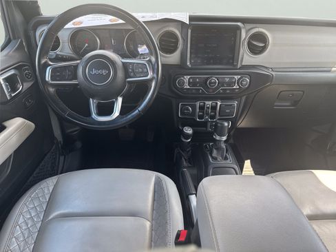Used 2022 Jeep Wrangler Unlimited Sahara AWD/4WD image 25