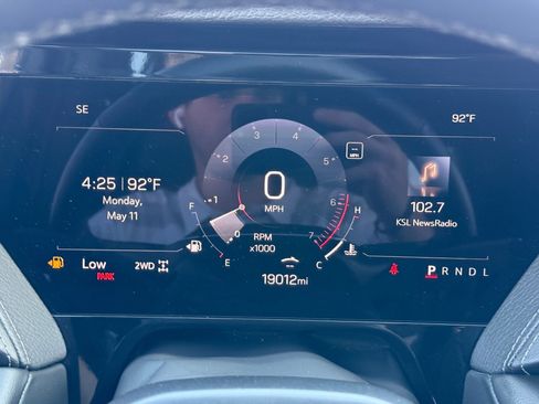 Used 2025 GMC Yukon Denali AWD/4WD image 23