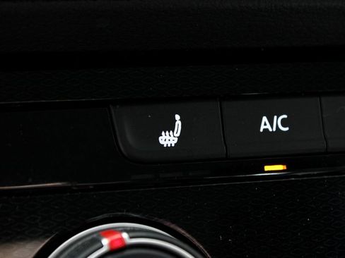 Used 2025 Volkswagen Taos S AWD/4WD image 4